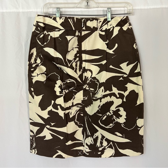 New York & Company Pencil Skirt Size 6 Cream Brown Floral Excellent Condition - Picture 5 of 7